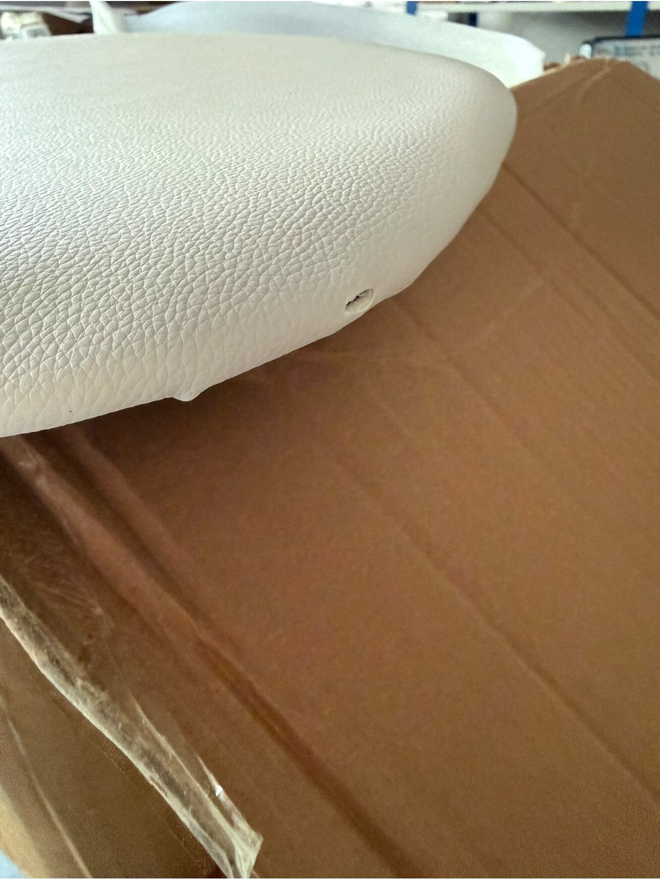 Valgomojo kėdžių komplektas, 4 vnt., 360° besisukančios, dirbtinės odos apmušalai, medžio masyvo kojos, baltos. 9